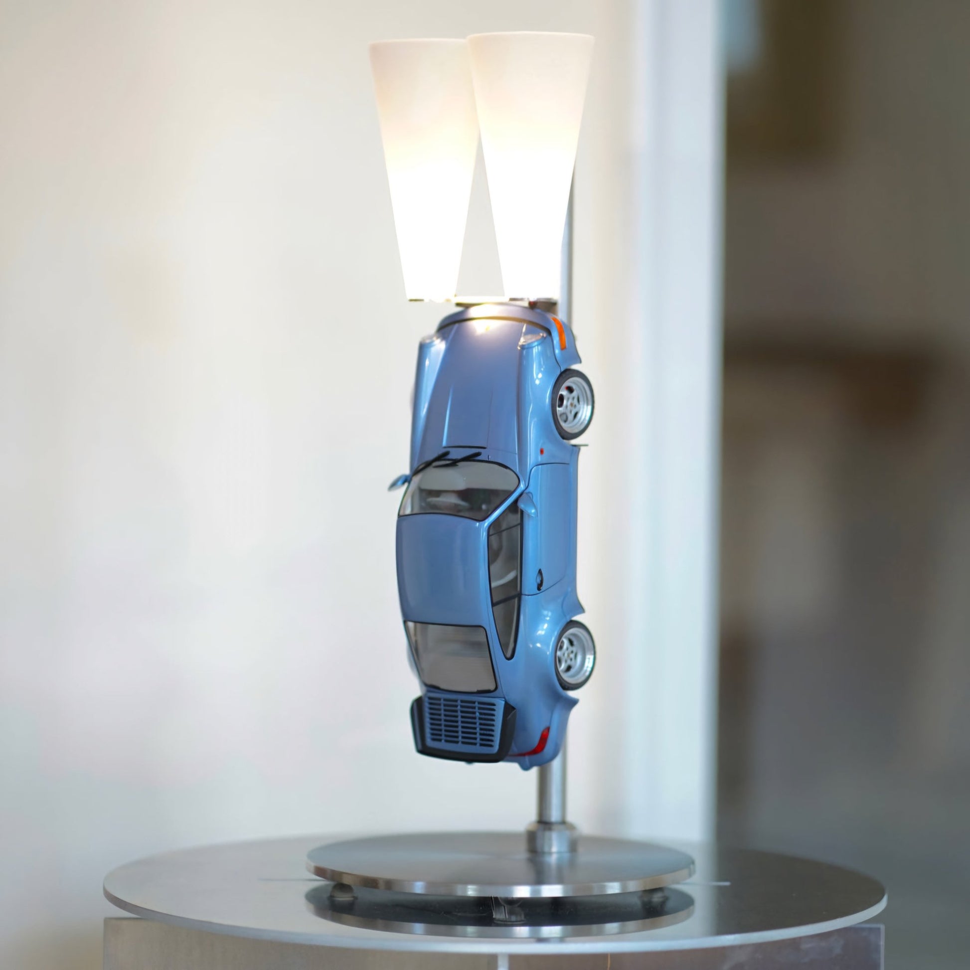 Car Lamp Porsche 1:18 - Gruben Watches